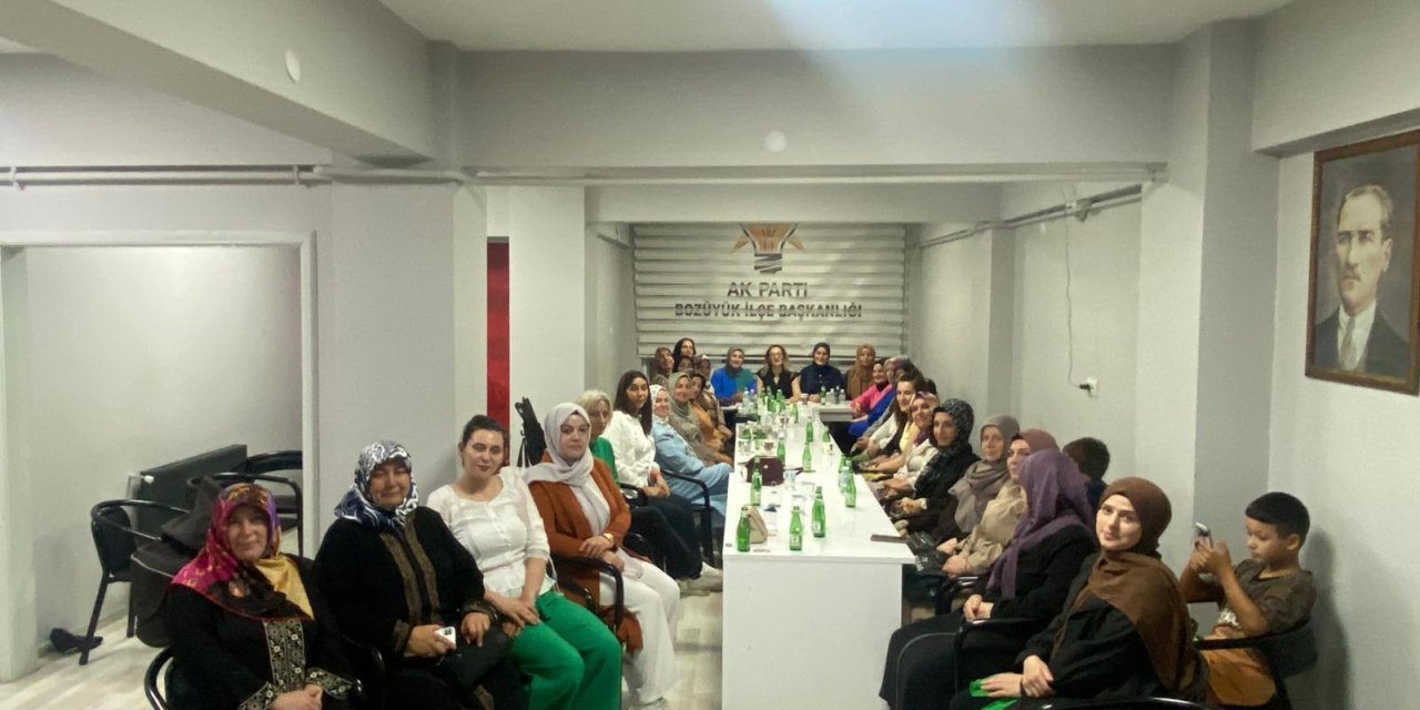 AK Parti Bozüyük Kadın Kolları Toplantı Yaptı