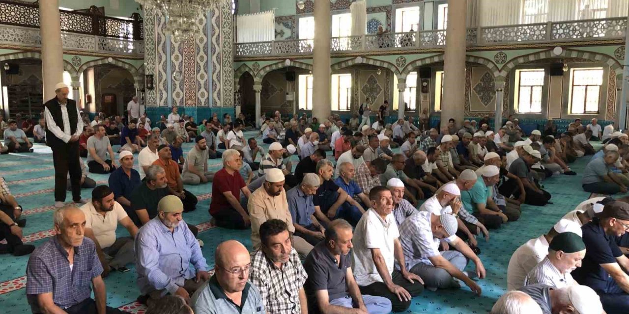 Şehitler İçin Program Düzenlendi