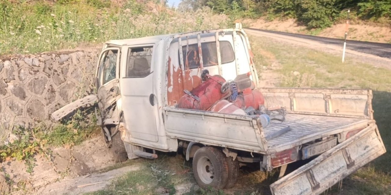 Kamyon İle Kamyonet Çarpıştı: 1 Yaralı