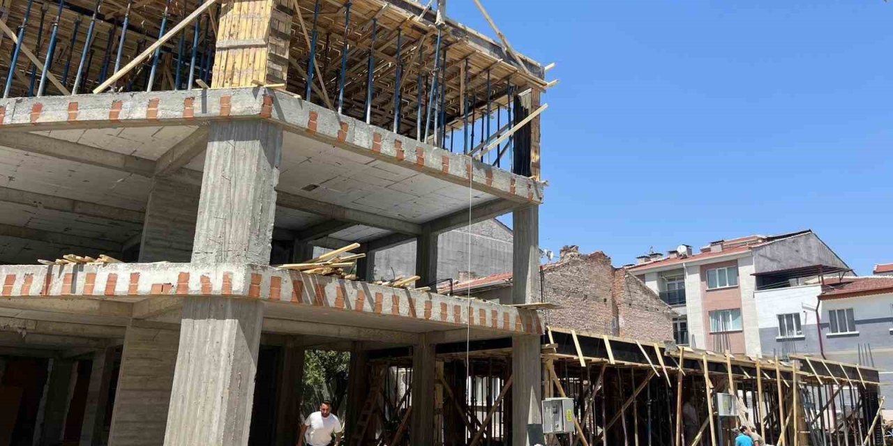 İnşaatta Elektrik Çarpan İşçi Yaralandı