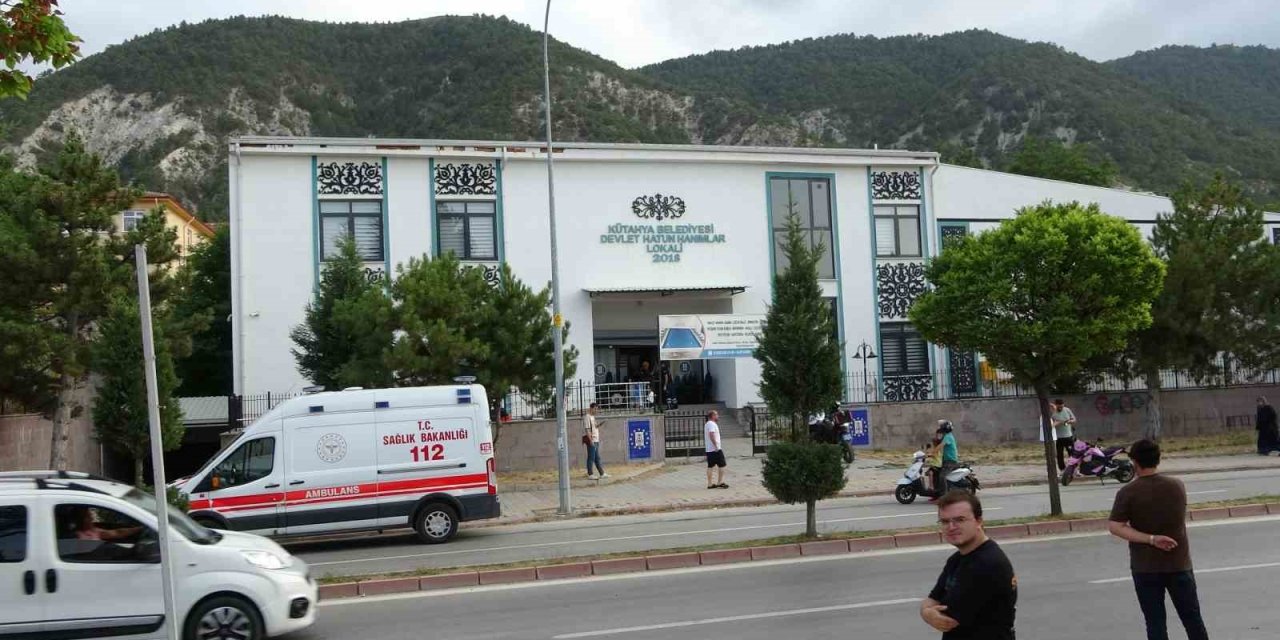 Hanımlar Lokali’nde Tavan Çöktü: 1 Yaralı