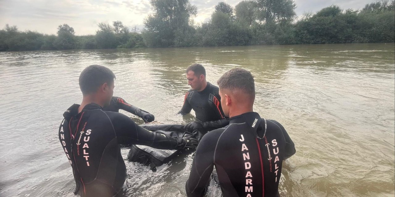 Sakarya Nehri’ne Düştüğü Öne Sürülen Gencin Cansız Bedeni  Bulundu