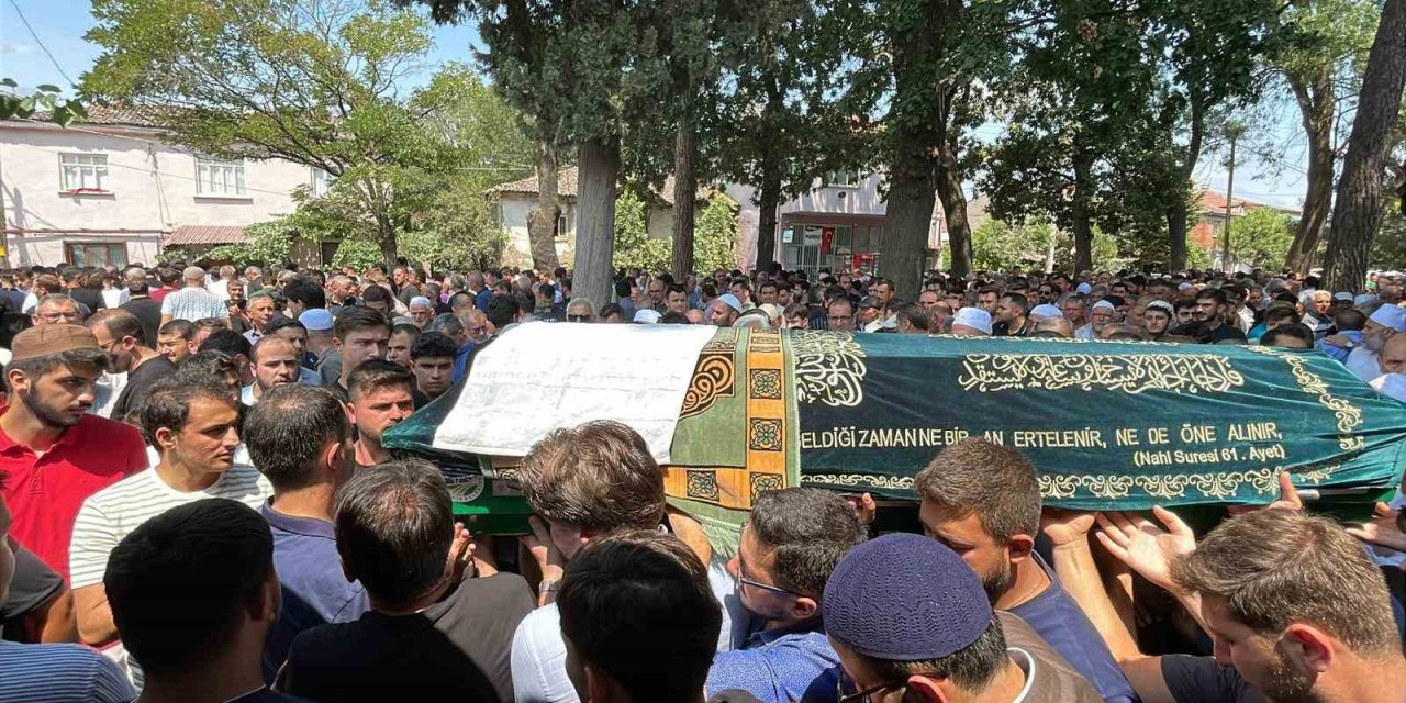 Kazada Hayatını Kaybeden İlahiyat Fakültesi Öğrencisi Son Yolculuğuna Uğurlandı