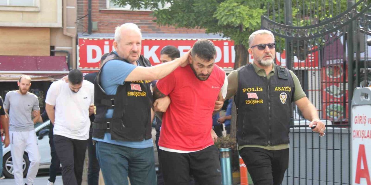 2 Kişinin Öldüğü, 1 Kişinin Ağır Yaralandığı Kavgada 4 Tutuklama