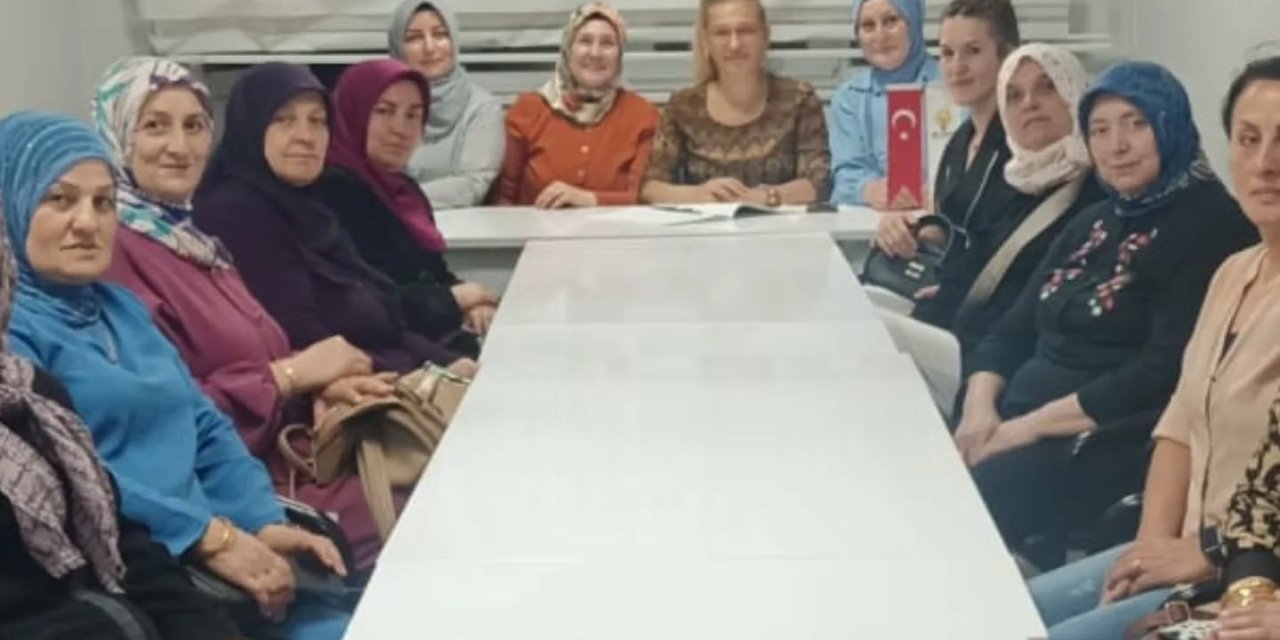 AK Parti Bozüyük Kadın Kolları Toplandı