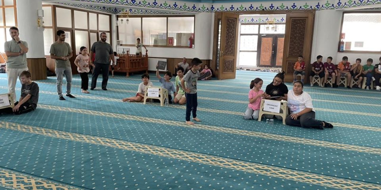 Kuran Kursu Öğrencilerine Bilgi Yarışması