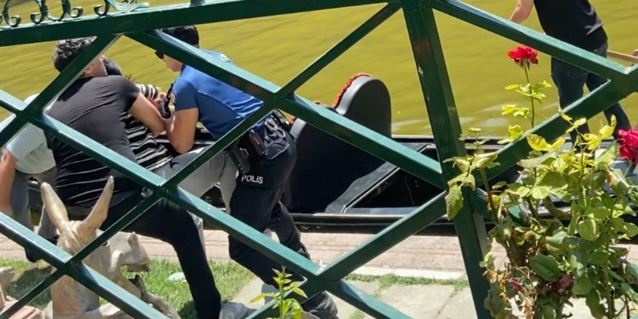 Porsuk Çayı’na Atlamaya Çalışan Kadın Kurtarıldı