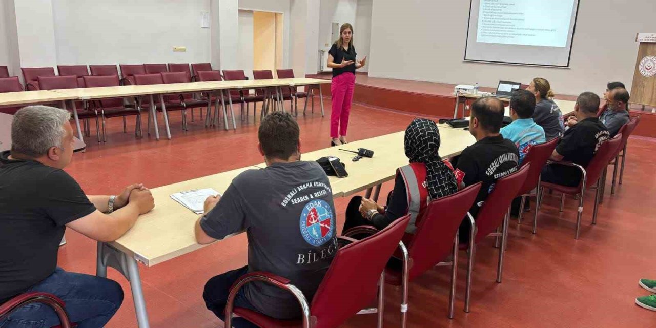Arama Kurtarma Gönüllülerine Psikososyal Destek Eğitimi Verildi