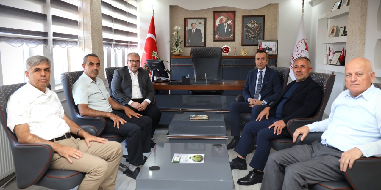 AK Parti Heyetinden Müdür Ayvalık'a Ziyaret