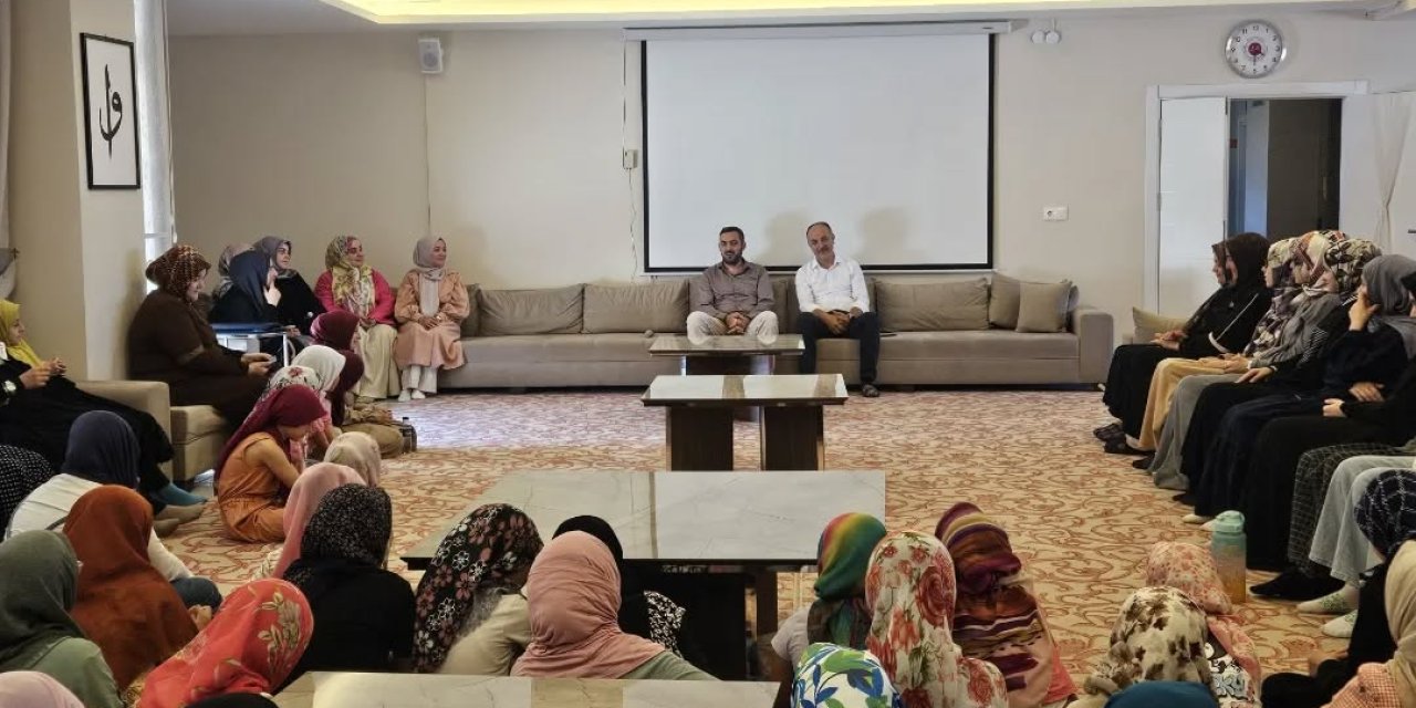Kuran Kursu Öğrencilerine Seminer