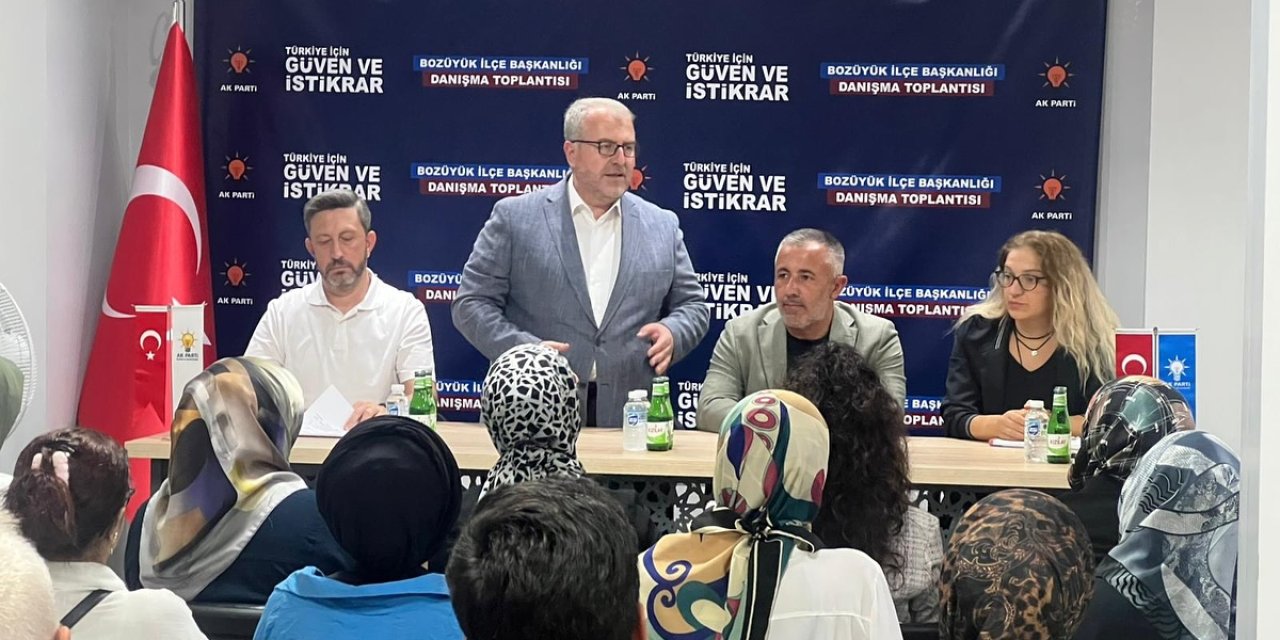 AK Parti Bozüyük'te Yönetim Kurulu Toplantısı