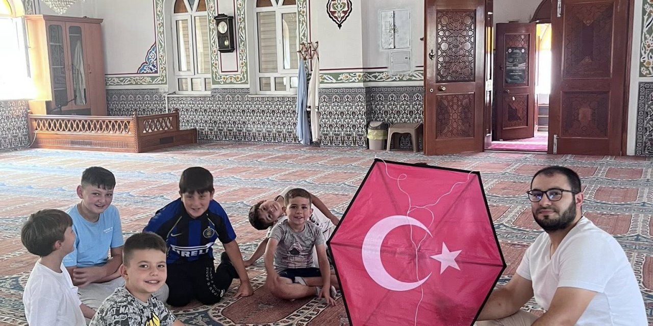 Kuran Kursu Öğrencilerine Uçurtma Etkinliği