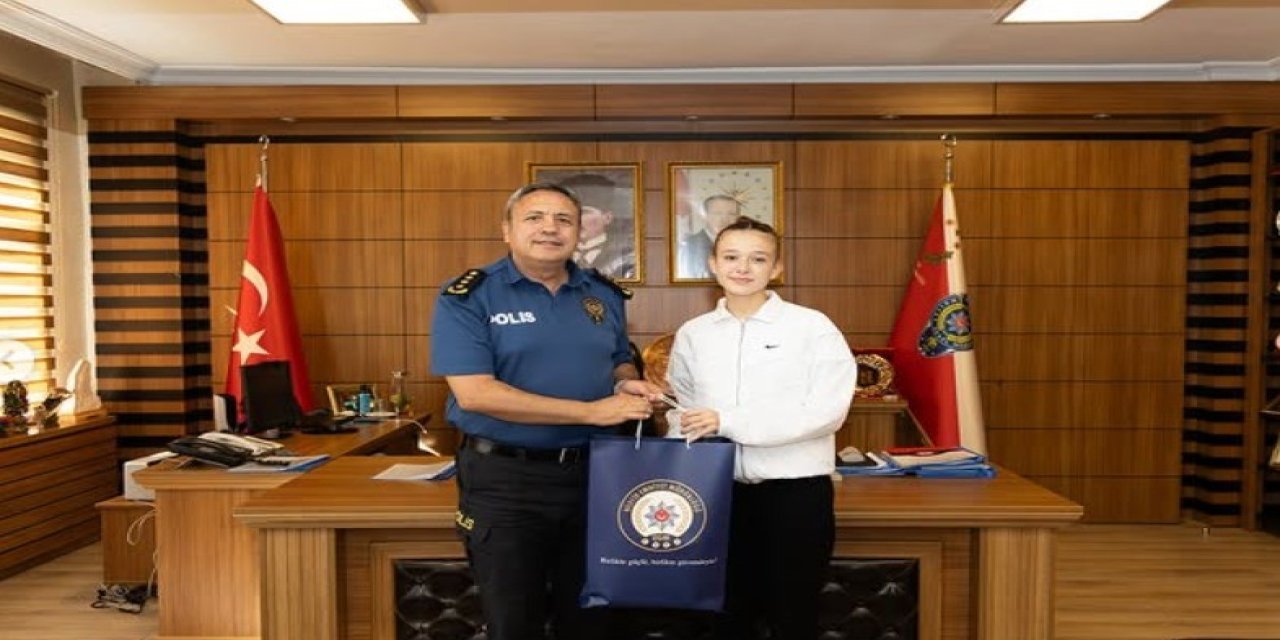 Müdür Yılmaz, Bilecikli Sporcu Ebrar Çakır’ı Makamında Kabul Etti