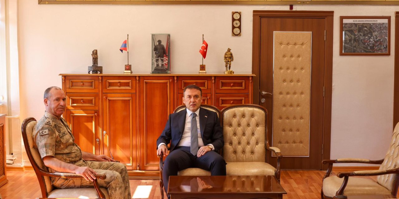 Vali Sözer’den Komutanlara İade-i Ziyaretler