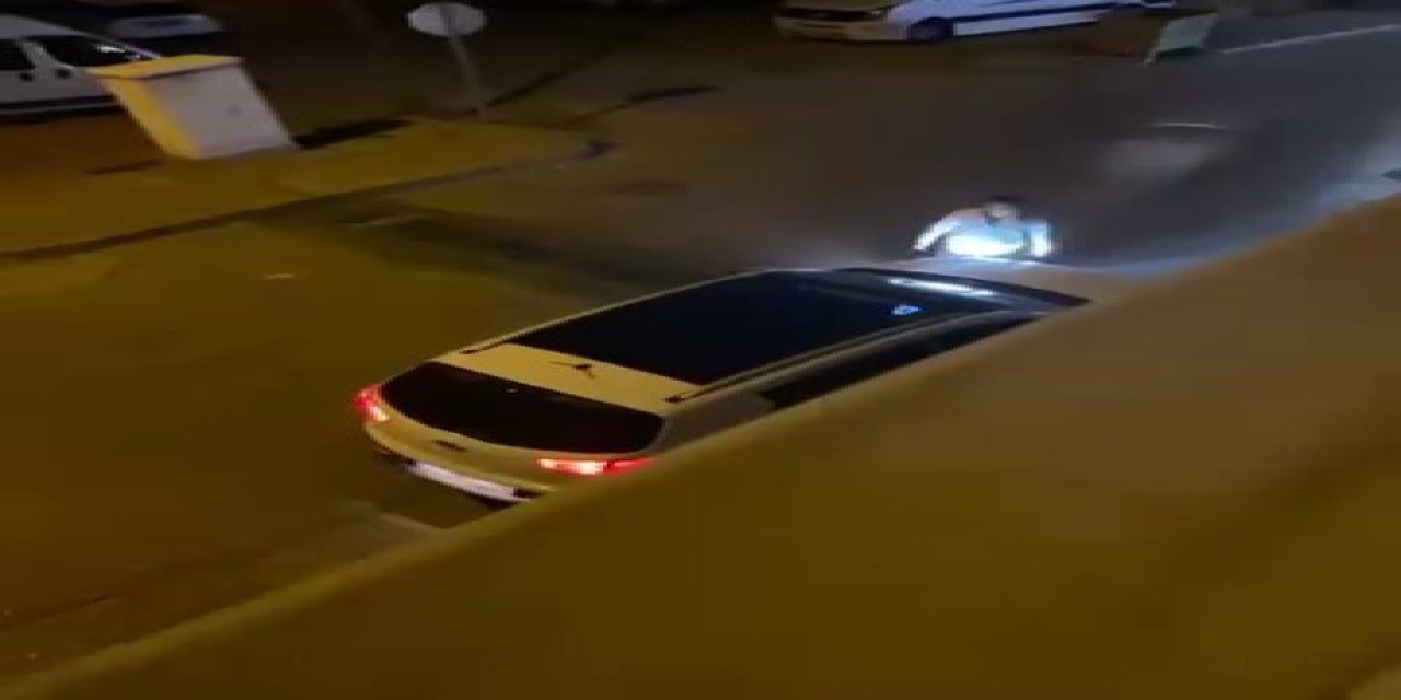 Kavga Ettiği Kişiye Kaldırım Taşı Fırlattı