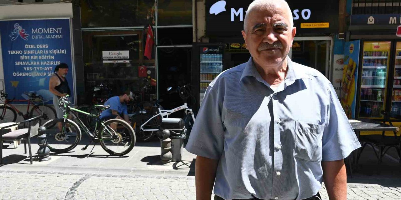 Kanser Arkadaşı İçin Baktığı Dükkan Yanınca Eskisinden Daha Güzel Hale Getirdi