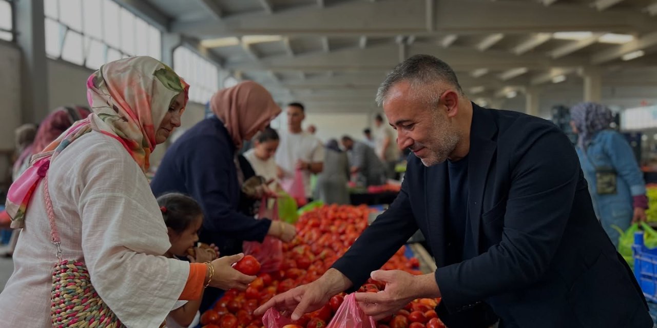 İl Başkanı Yıldırım Pazar Esnafını Ziyaret Etti