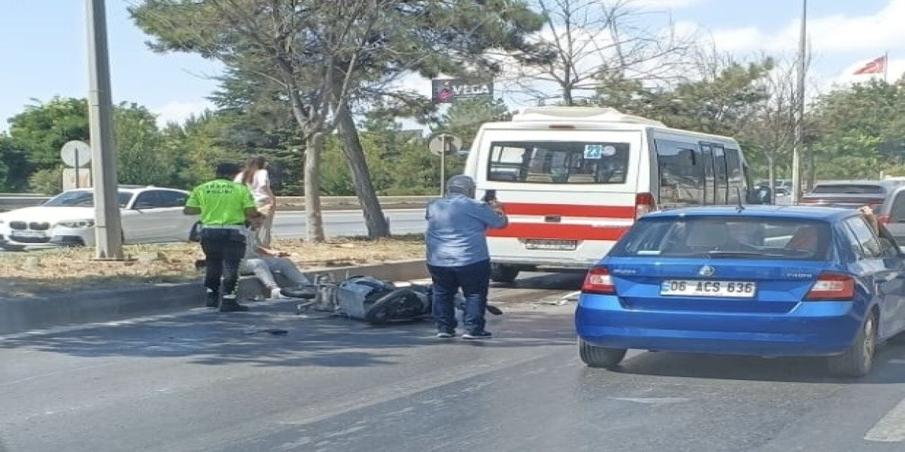 Minibüs İle Motosiklet Çarpıştı 1 Kişi Yaralandı