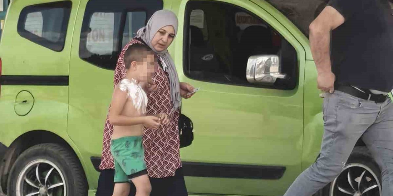 Parfüm Sıkıp Çakmak Yakan Çocuk Yaralandı