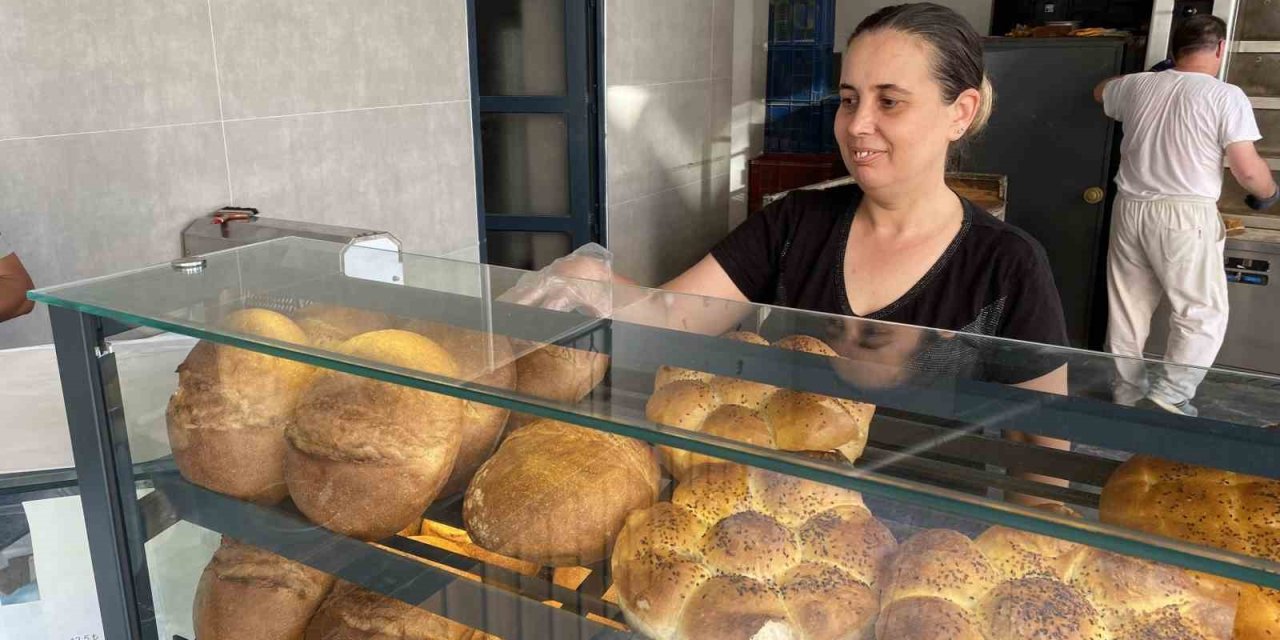 Fırıncı Esnafı 100 Adet 50 Kuruş Getirene 1 Ekmeği Bedava Veriyor