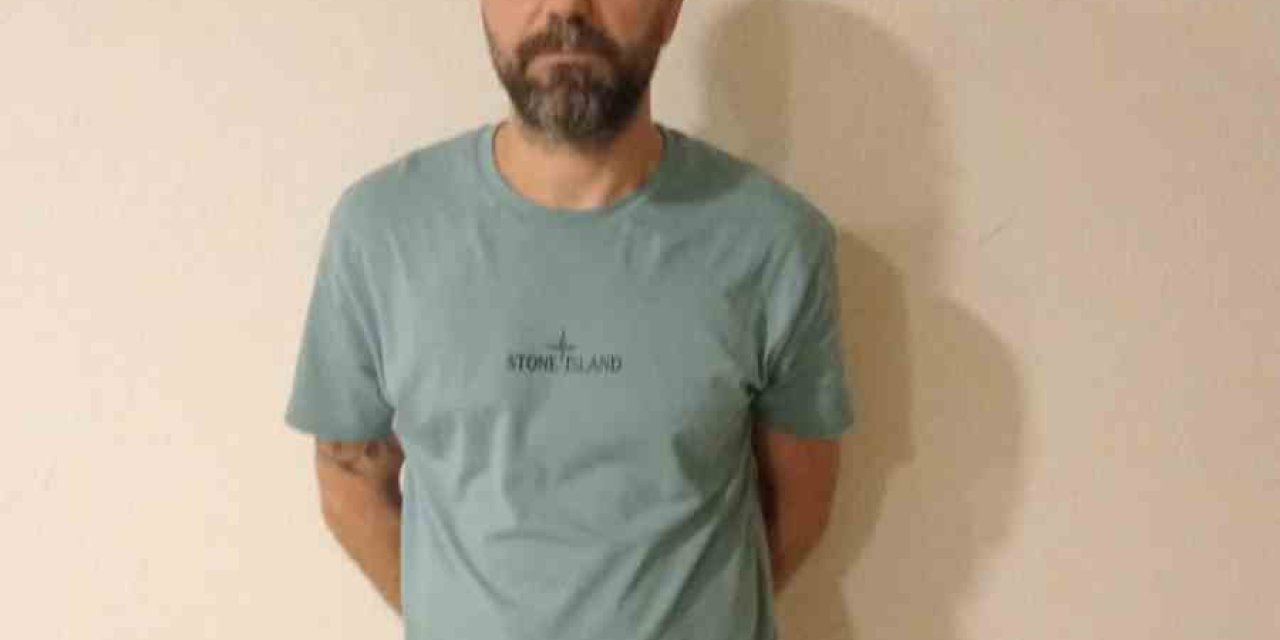 Polisler Turist Kılığına Girdi, Aranan Şahsı Yakaladı