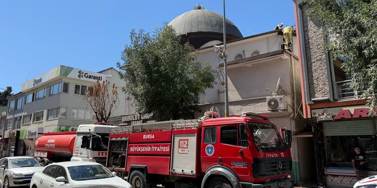 Camide Korkutan Yangın
