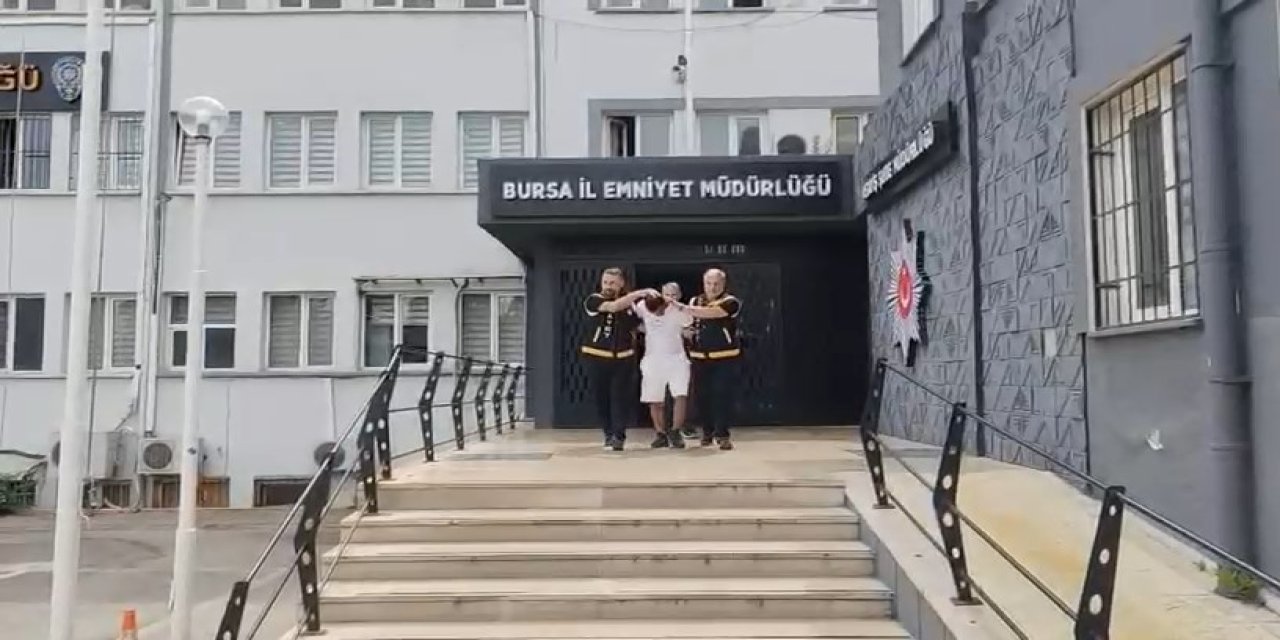 Karısını Bıçaklayarak Öldüren Koca Tutuklandı