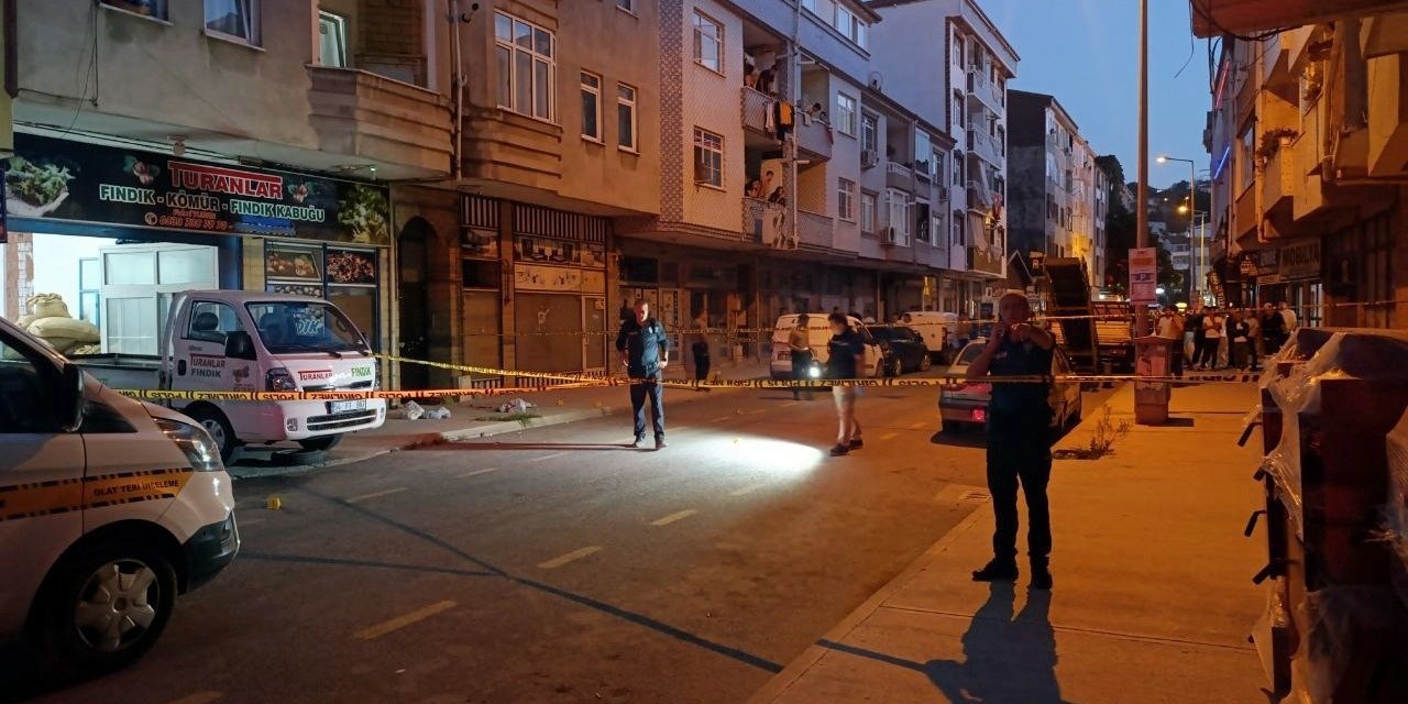 Pusu Kurup Alışverişten Dönen Adamı Başından Vurarak Öldürdü
