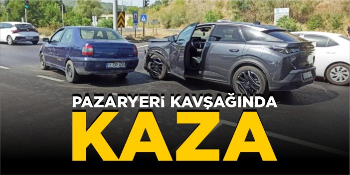 Pazaryeri kavşağında kaza