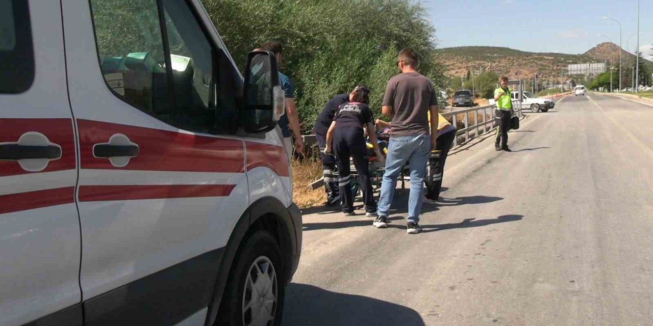Kazada Sürücü Kask Sayesinde Ölümden Öndü