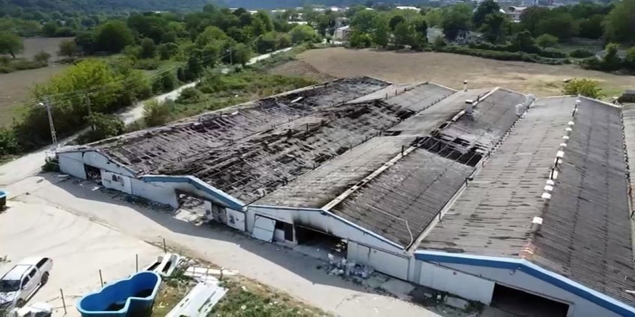 Yanan Fabrikadan Geriye Küle Dönmüş Enkaz Kaldı