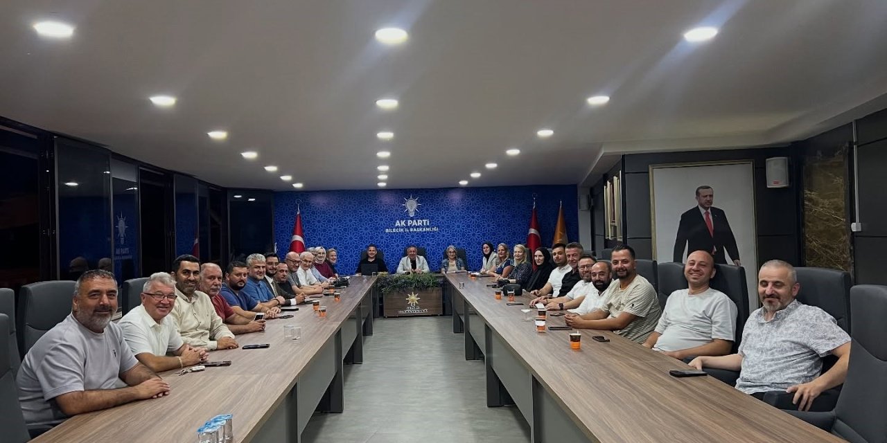 Ak Parti’de Haftalık Yönetim Kurulu Toplantısını Gerçekleştirdi