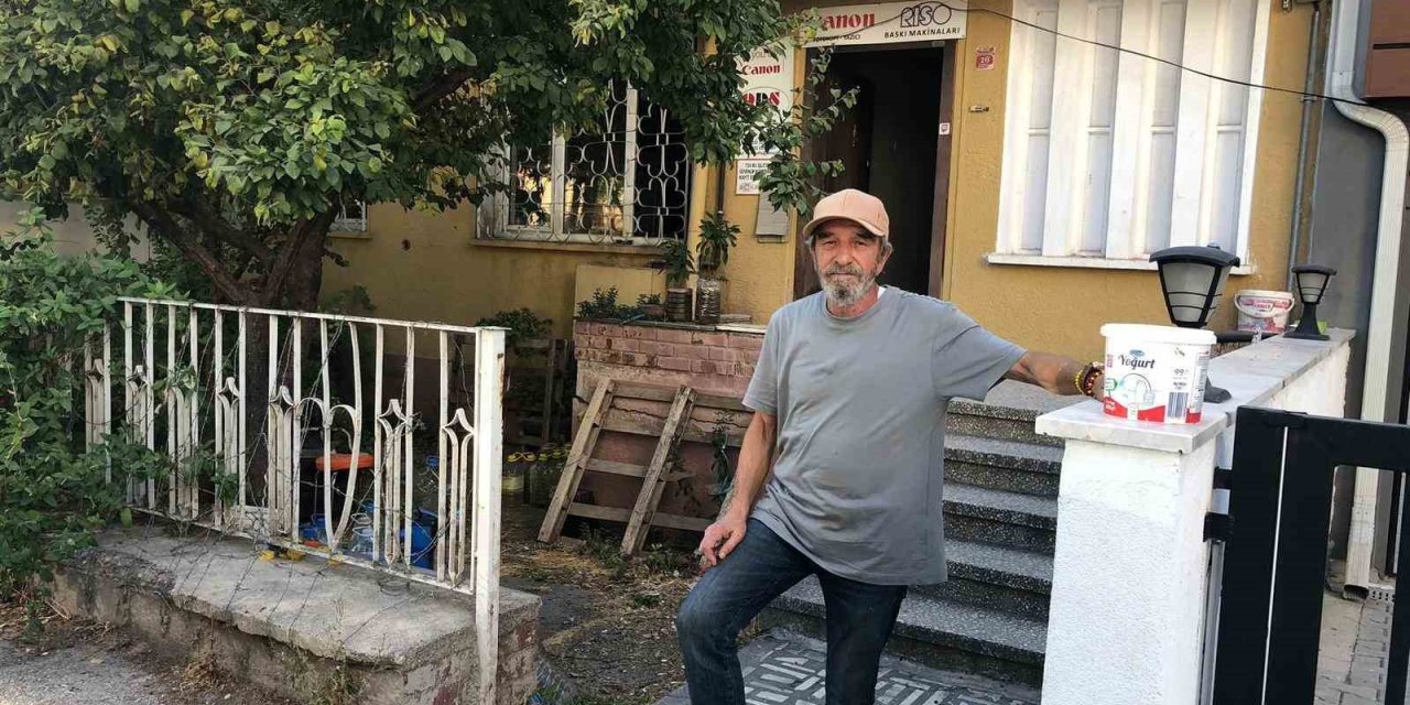 30 Yıldır Sokak Kedilerine Kapısını Açıyor