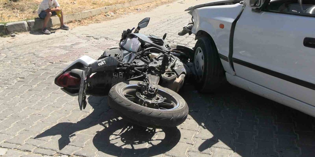 Otomobil İle Motosikletle Çarpıştı: 1 Yaralı