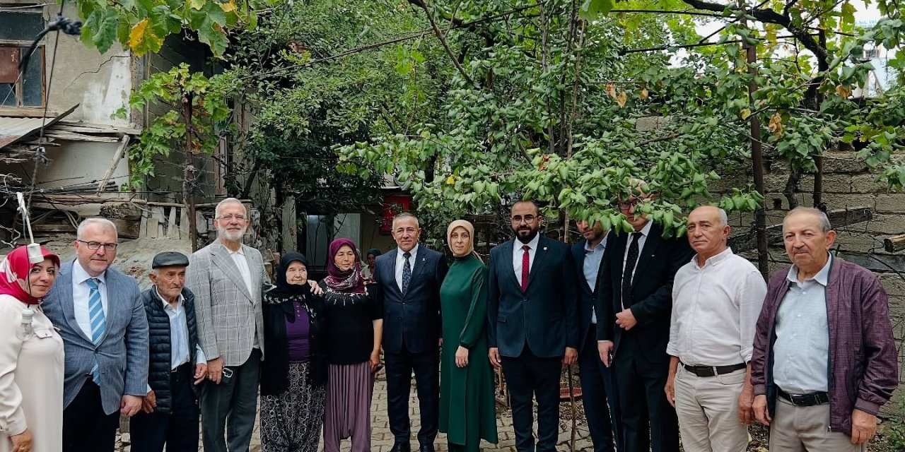 Ak Parti Heyetinden Şehit Ailesine Ziyaret