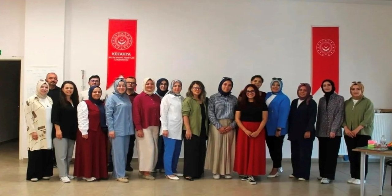 Aile Ve Sosyal Hizmetler İl Müdürlüğü Personeline Psikososyal Destek Farkındalık Eğitimi