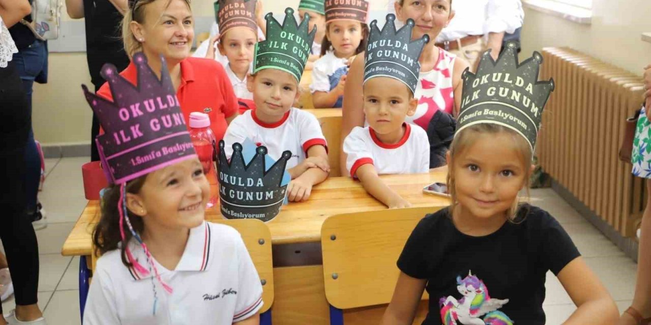 657 Bin Öğrenci Ve 41 Bin Öğretmen Ders Başı Yapıyor