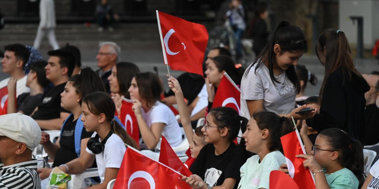 Bozüyüklüler Milli Maçları Dev Ekrandan Takip Etti