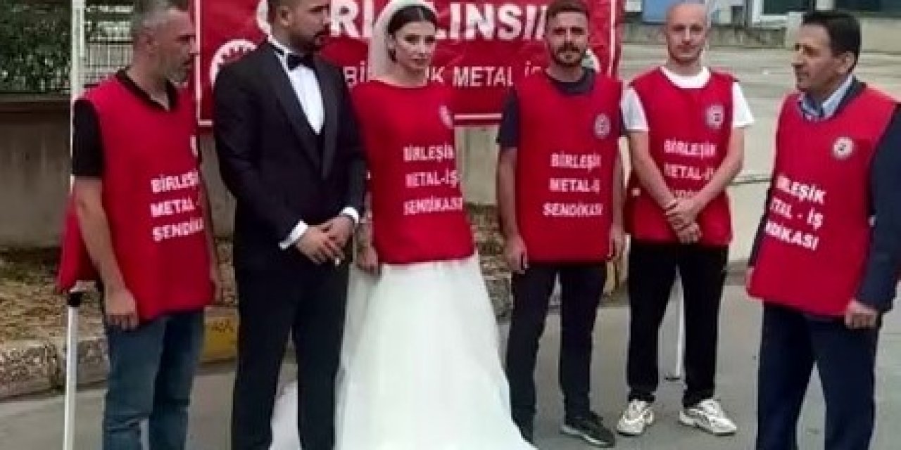 Gelinliğiyle Fabrika Önünde Eylem Yaptı