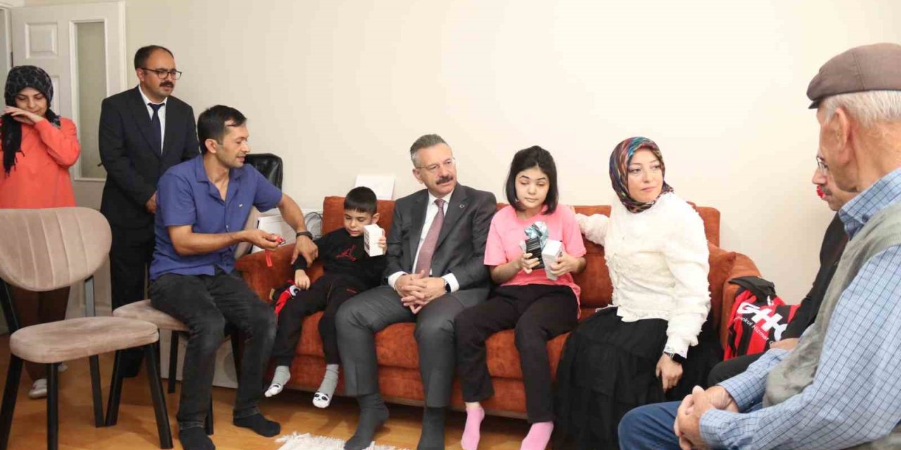 Evde Eğitim Alan Özel Kardeşlere Ziyaret
