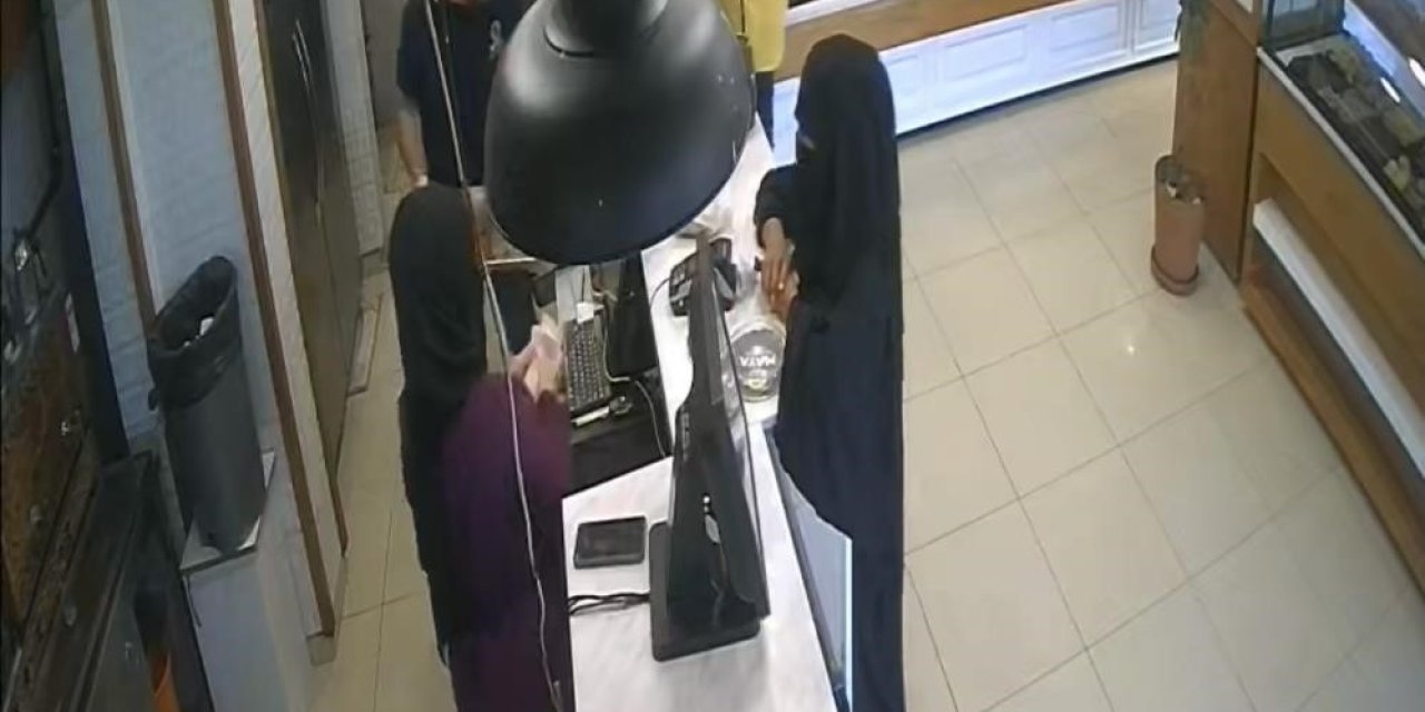 Kadın Tırnakçılar Polisi Aşamadı, 40 Yıl Hapis Cezasıyla Arandığı Ortaya Çıktı