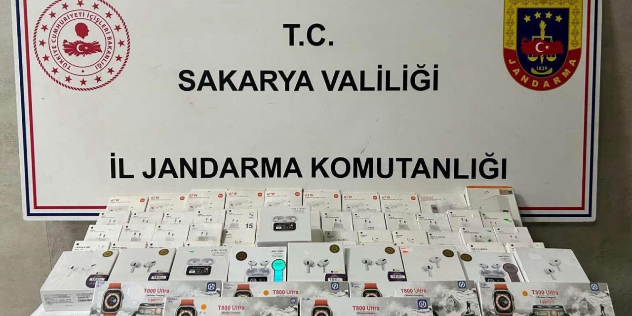 Jandarmanın Durdurduğu Araçtan Adeta Kaçak Elektronik Fabrikası Çıktı