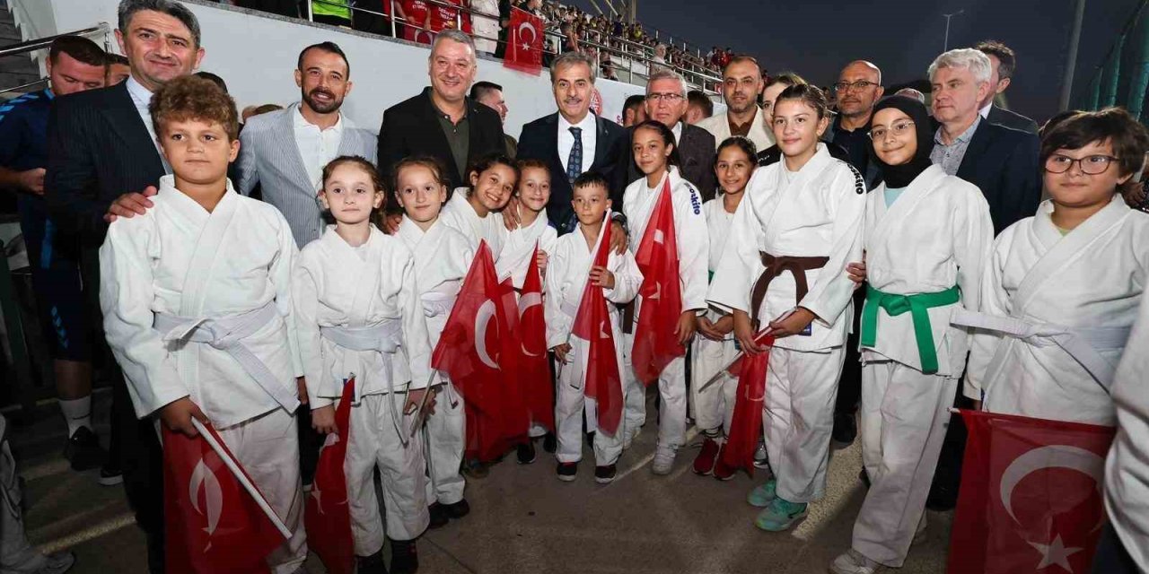 Amatör Spor Kulüplerine 18 Milyonluk Malzeme Desteği
