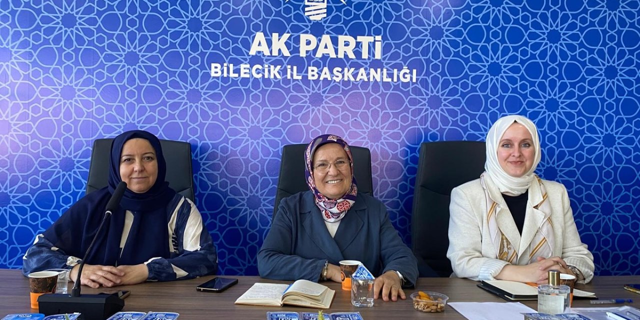 AK Parti Kadın Kolları Toplandı