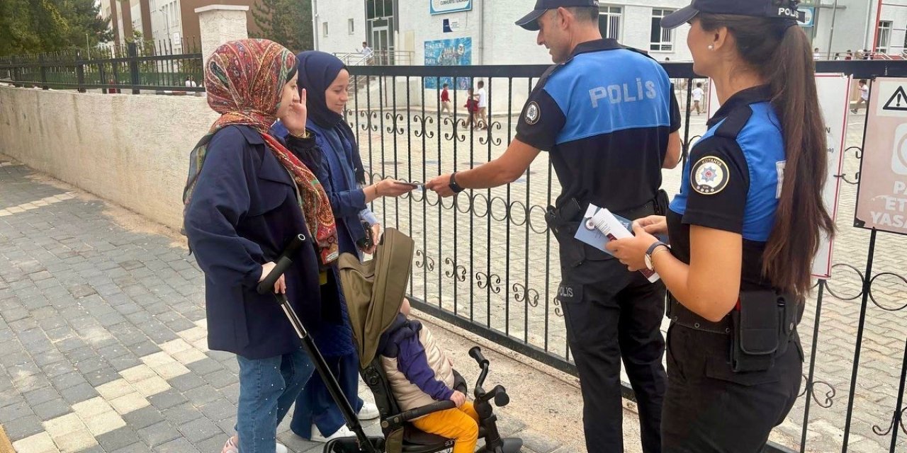 Polislerden Velilere Güvenli Eğitim Bilgilendirmesi