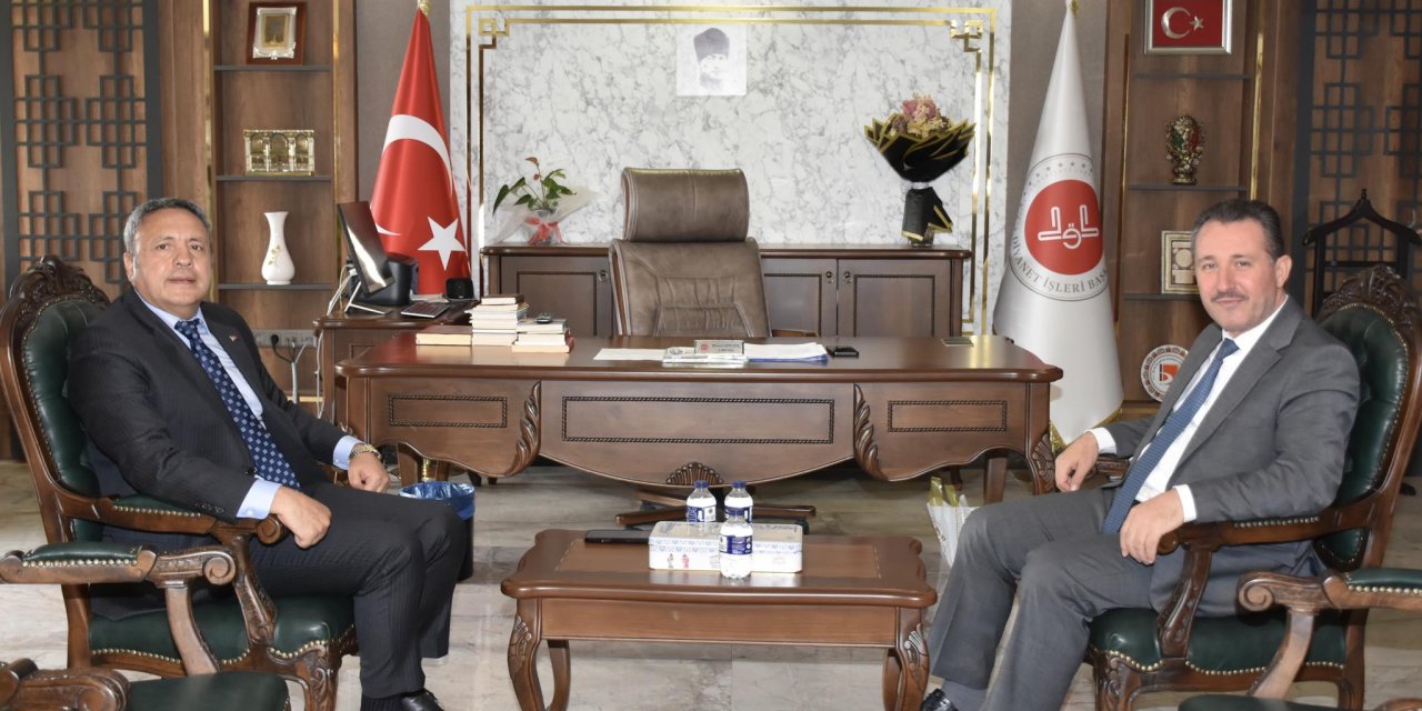 Müdür Yılmaz'dan Müftü Dilek'e Veda Ziyareti