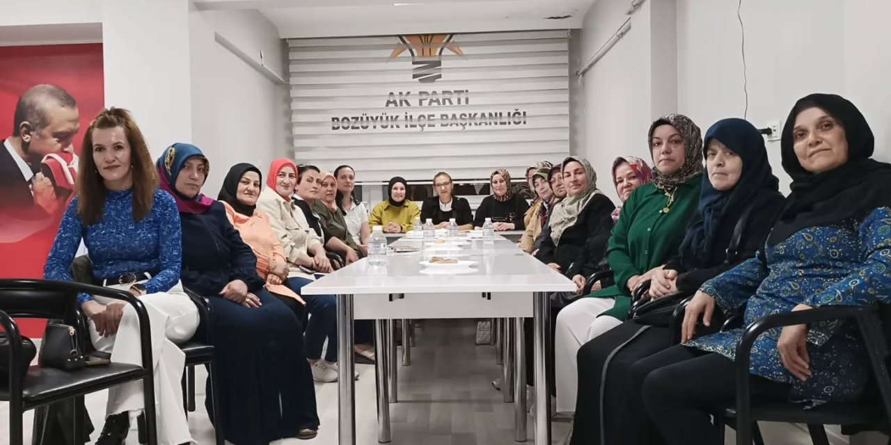 AK Parti Bozüyük Kadın Kolları Toplandı