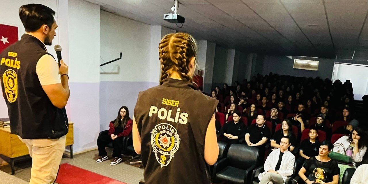 Siberay Ekibinden Öğrencilere Siber Güvenlik Semineri