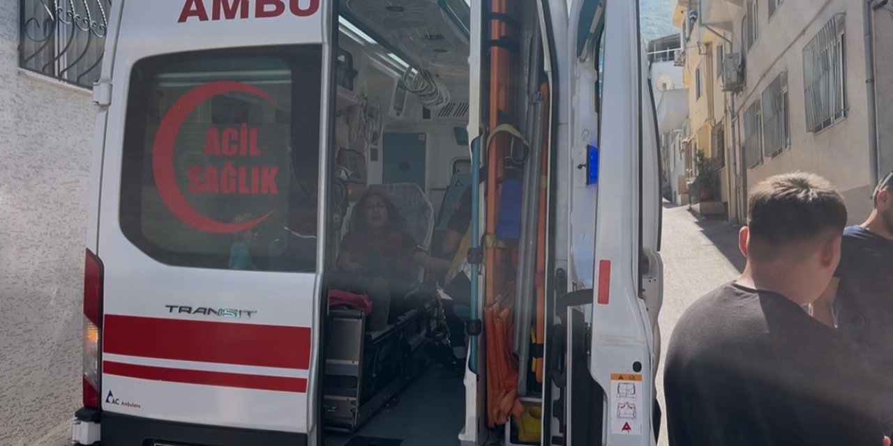 Motosiklet Bisiklete Çarptı: 3 Çocuk Yaralandı