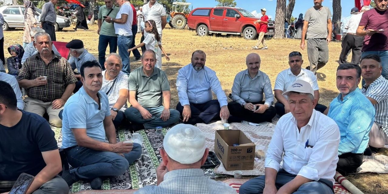 Vatandaşlar Berekete Dualarla Çağrı Yaptı